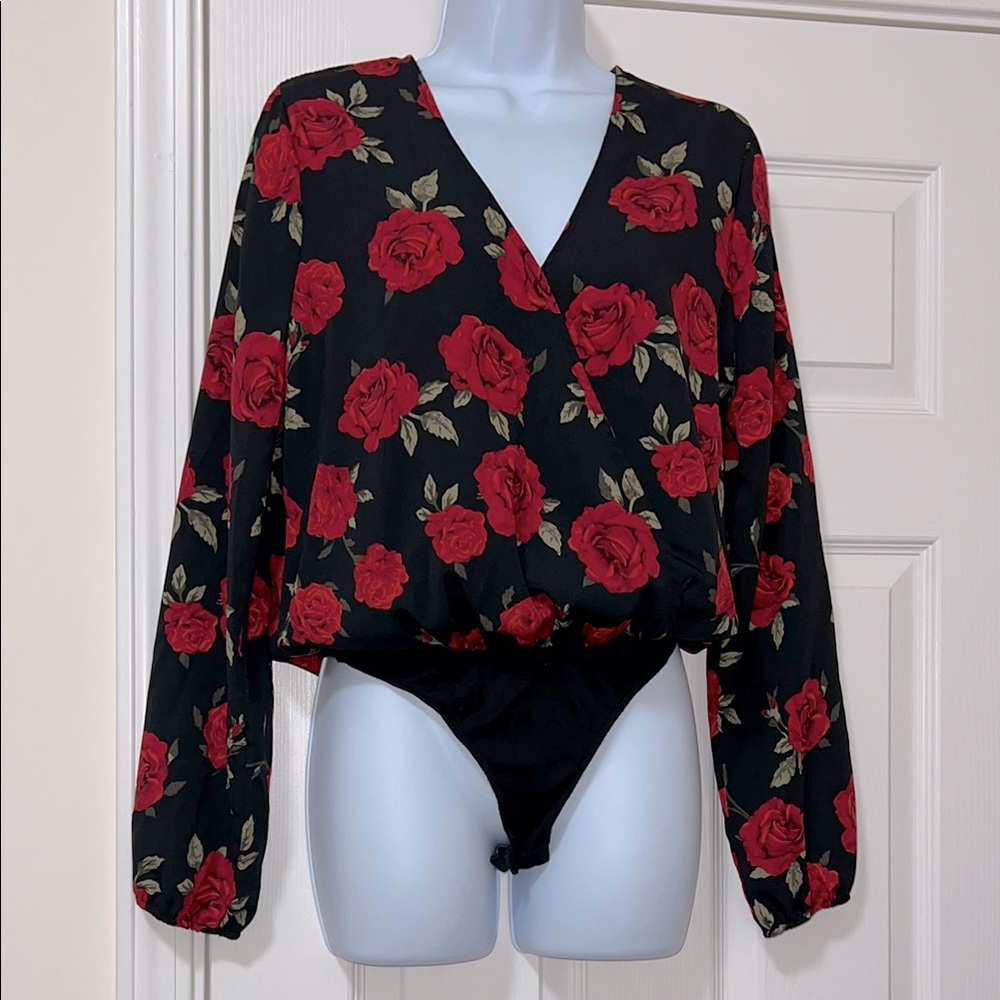 Rue21 Rose Bodysuit - Black and Red (NWOT)